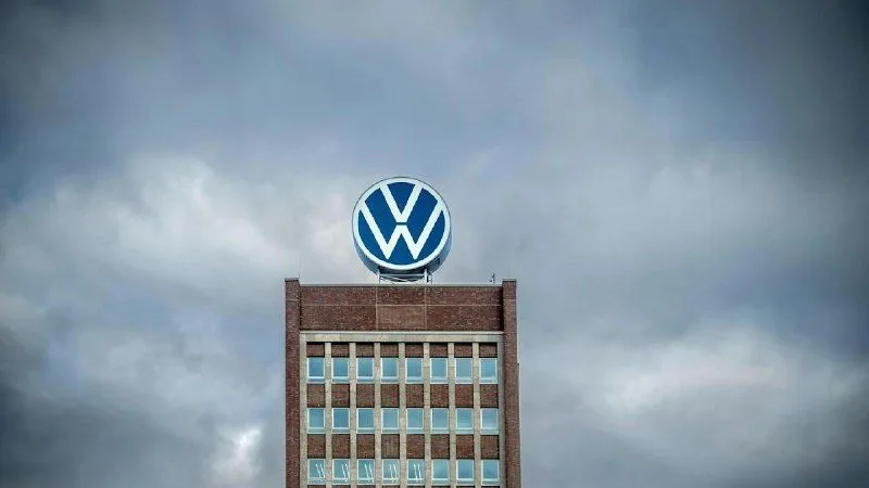 Volkswagen може скоротити до 100 тисяч працівників у світі