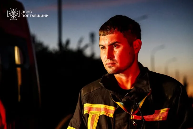 На Полтавщині рятувальники загасили пожежу на АЗС після ворожого обстрілу