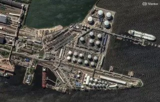 Ураження нафтового термінала в Санкт-Петербурзі: пошкоджено шість резервуарів