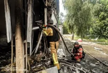 Ракетний удар РФ по АЗС в Ізюмі: зруйнована будівля, є загиблий і поранені