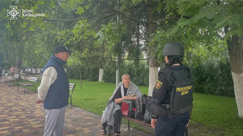 Троє загиблих і 15 поранених через масовану атаку РФ на Київщині