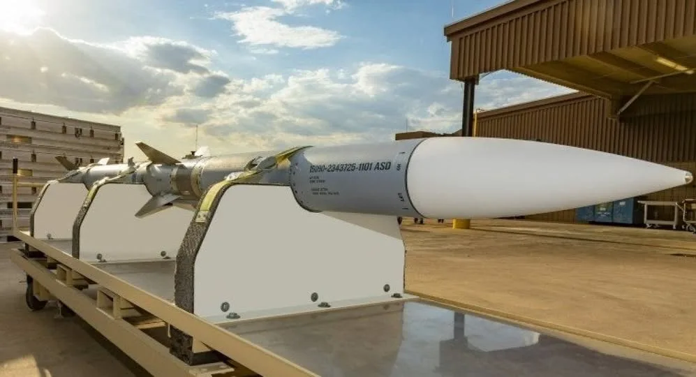 Raytheon залучить більше європейських виробників до випуску ракет AIM-120