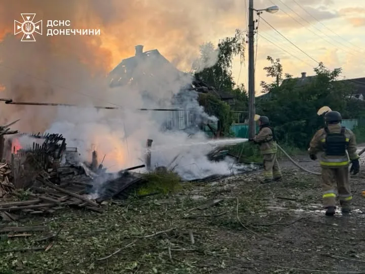 Авіаудар РФ по Шабельківці: рятувальники дістали з-під завалів тіла двох загиблих