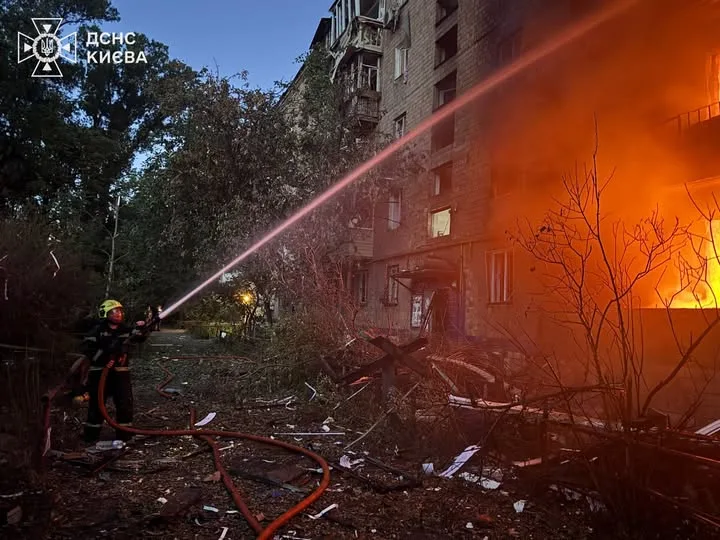 Нічна атака РФ по Києву: попередньо двоє загиблих і щонайменше 12 поранених