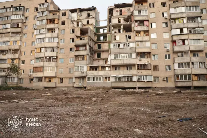 Нічні удари РФ по Києву та Харкову, загиблі на Миколаївщині й нова допомога для ДСНС
