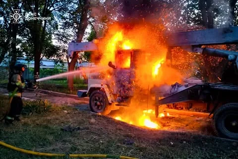 У Краматорську рятувальники ліквідували наслідки ударів російських БпЛА