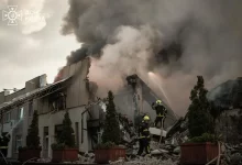 У Києві ліквідовують наслідки масованої ракетної атаки РФ: є загиблі та поранені