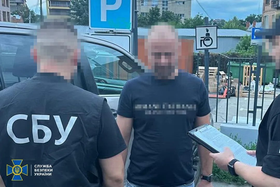 СБУ, ДБР та Нацполіція викрили двох митників на хабарях у Вінниці та на Львівщині