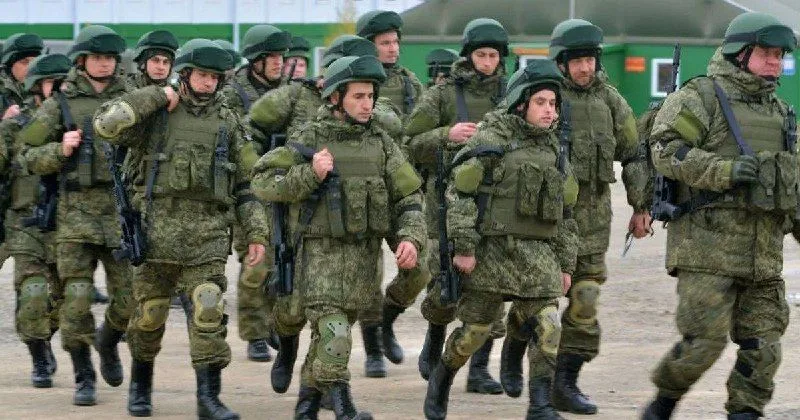 Служба зовнішньої розвідки: Кремль не виконує план поповнення армії контрактниками