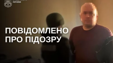 Мешканцю Павлограда повідомили про підозру у зберіганні дитячої порнографії та розбещенні малолітньої