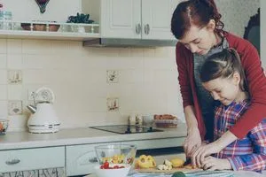 Як реагувати, коли дитина каже: «Я не можу, зроби ти»