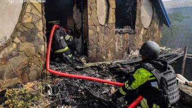 Російський дрон атакував житловий район Херсона: є поранений та пожежі