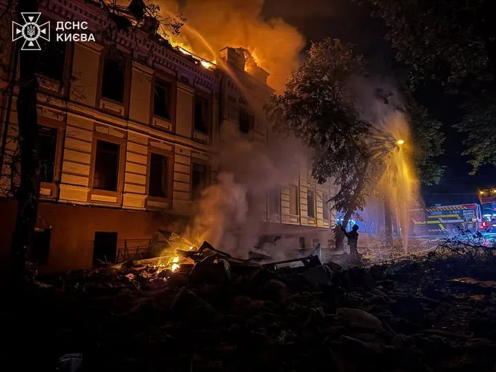 РФ уночі здійснила одну з наймасованіших балістичних атак на Київ