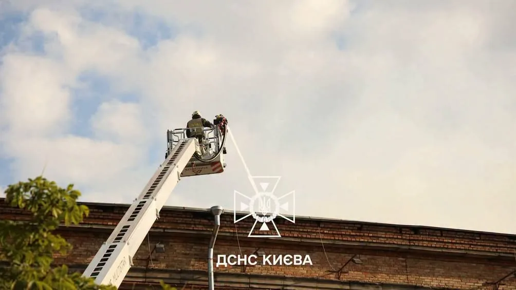 У Києві ліквідували всі пожежі після нічної атаки 19 липня