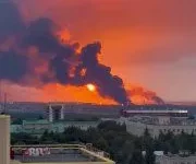 Володимир Зеленський показав відео пожеж на російських нафтобазах після ударів ЗСУ