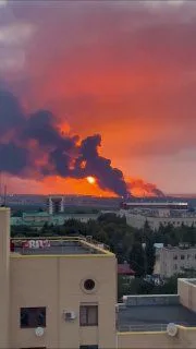 Володимир Зеленський показав відео пожеж на російських нафтобазах після ударів ЗСУ