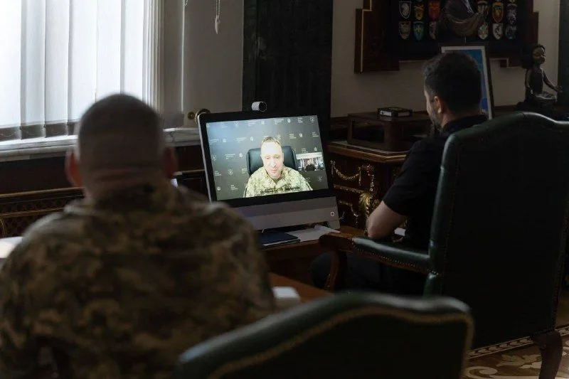 Зеленський провів консультації з провідними українськими воєначальниками