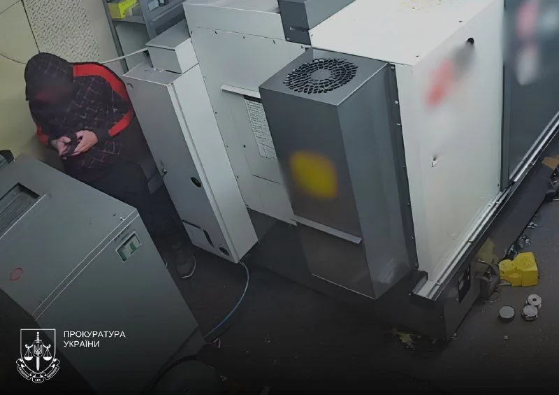 На Львівщині судитимуть підозрюваного у підпалі оборонного підприємства, його брата оголосили в міжнародний розшук