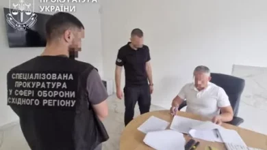 Керівників медслужби військової частини та їхню підлеглу підозрюють у незаконних «бойових» на понад 2,35 млн грн