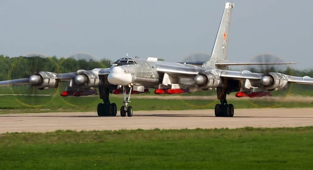 СБУ заявила про ураження російського бомбардувальника Ту-95МС на авіабазі «Енгельс»