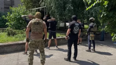 У Запоріжжі розслідують крадіжку на 1,7 млн грн: 25 обшуків і вилучений арсенал зброї