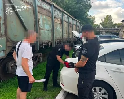 Двоє суддів і двоє адвокатів підозрюються у фіктивних рішеннях для ухилення від служби