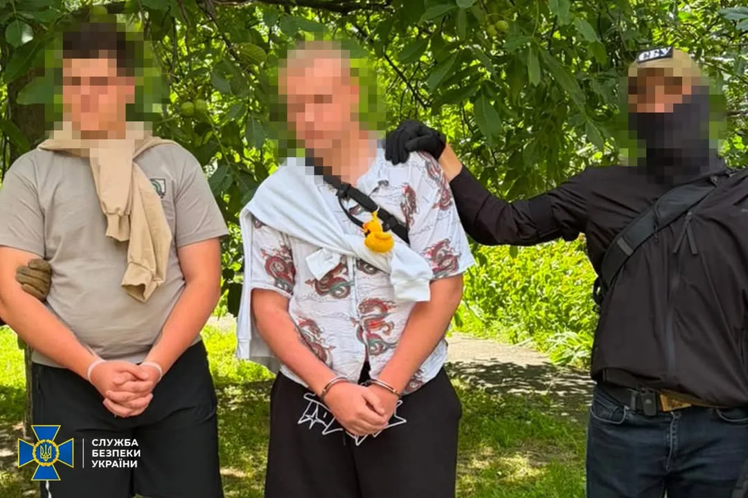 СБУ затримала у Києві двох агентів рф, які активували понад 70 терміналів Starlink для ворога