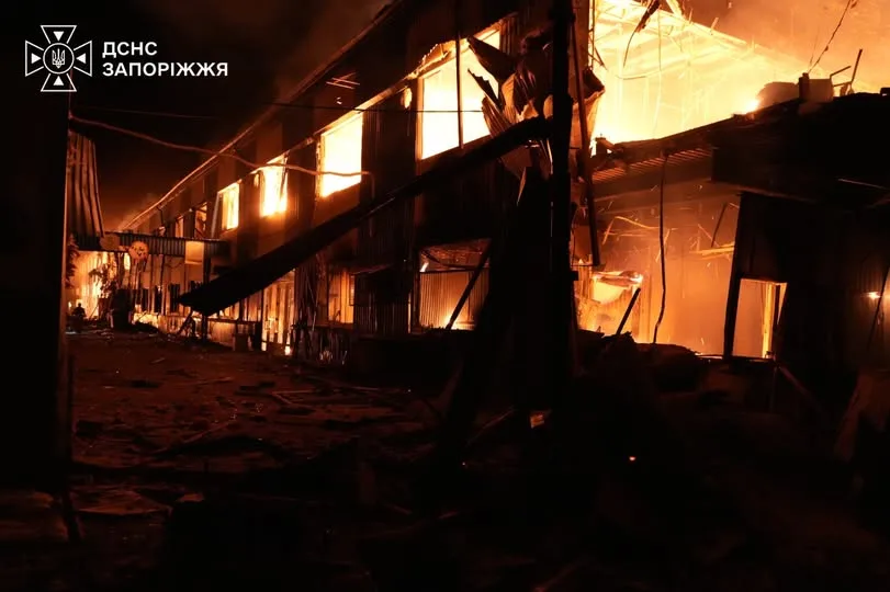 Володимир Зеленський про масований нічний обстріл: РФ застосувала дві ракети та майже 160 дронів
