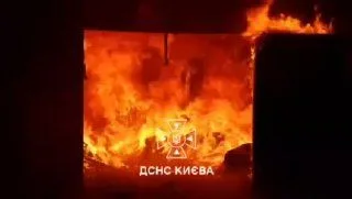 Вночі Росія атакувала Київ: пожежі в трьох районах міста
