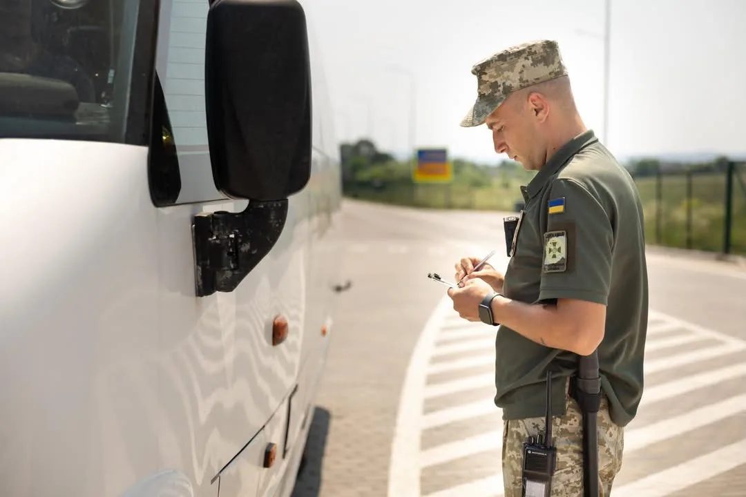 На в’їзд в Україну перевантажені пункти пропуску «Краківець» і «Шегині»