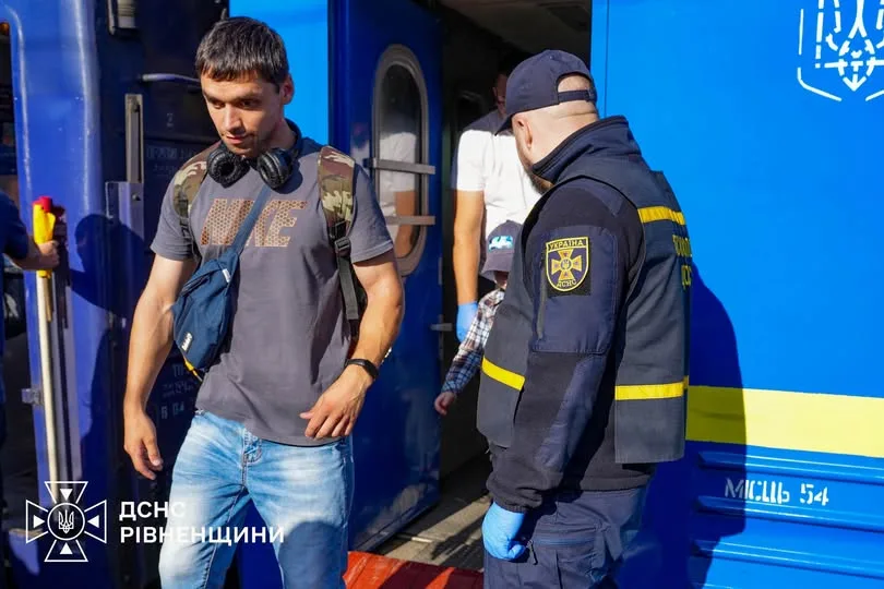 До Рівненщини евакуаційним потягом прибули 31 людина з Донеччини та Дніпропетровщини