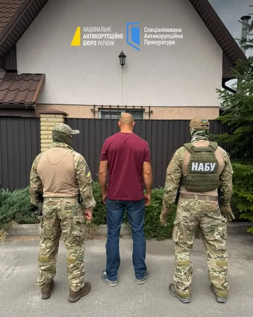 НАБУ і САП викрили двох військових на вимаганні 4,5 млн грн «відкату» за прийняття РЕБ