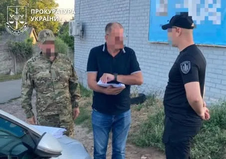 Трьом ексвійськовослужбовцям повідомили про підозру через зайві «бойові» на 4,38 млн грн
