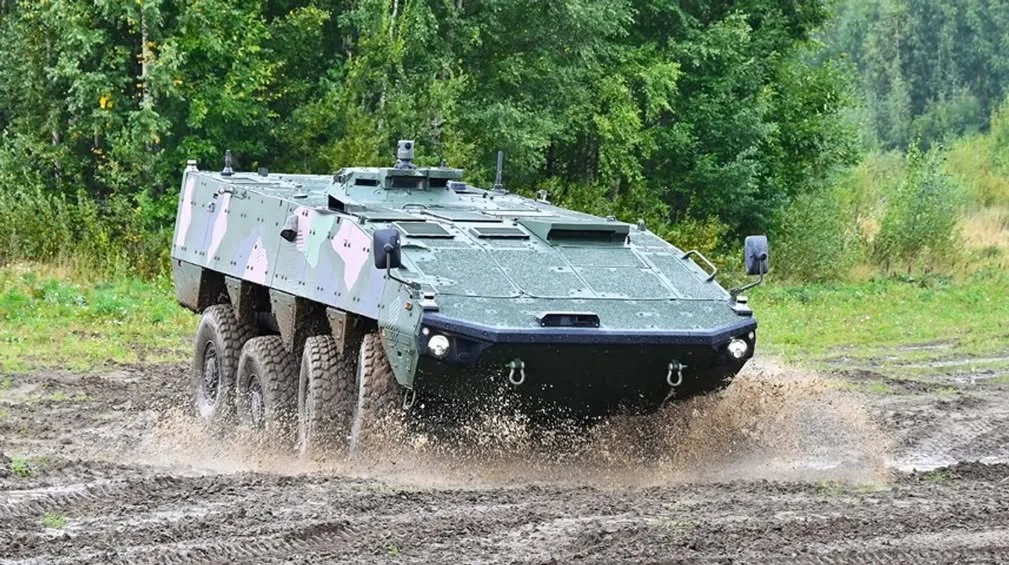 Patria показала дистанційне керування бронемашиною AMV з Токіо на полігон у Фінляндії