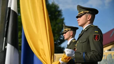У Львові захисниця Маріуполя Еліна Мединіна підняла Прапор Надії на підтримку полонених і зниклих безвісти