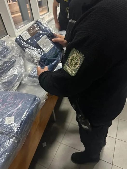 На пункті пропуску «Рава-Руська» виявили незадекларовані товари майже на 900 тисяч гривень