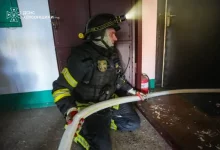 У Херсоні після удару російського FPV-дрона сталася пожежа в багатоповерхівці