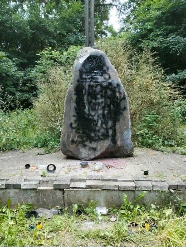 У Польщі пошкодили братську могилу воїнів УПА біля села Ліски