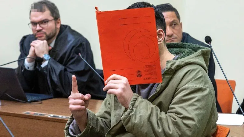 Уродженця Афганістану засудили до довічного ув’язнення за наїзд на демонстрацію в Мюнхені