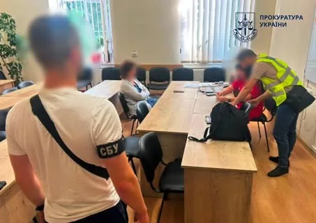 В Івано-Франківську лікарці військової поліклініки повідомили про підозру у схемі неправомірної вигоди
