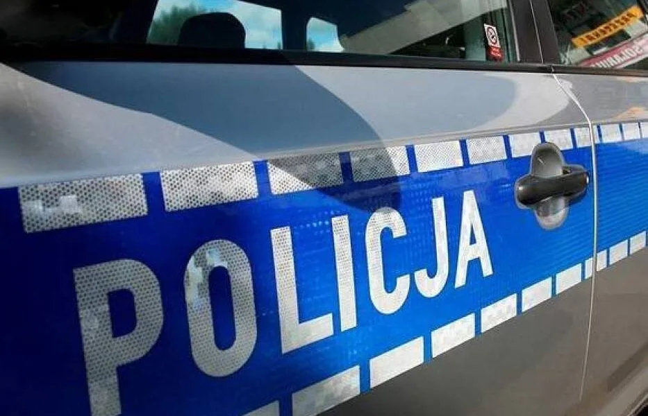 22-річний громадянин України з'їхав з дороги та врізався в дерево в Польщі