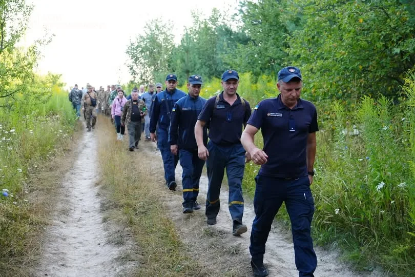 На Житомирщині півторарічного хлопчика, який зник біля річки, знайшли живим