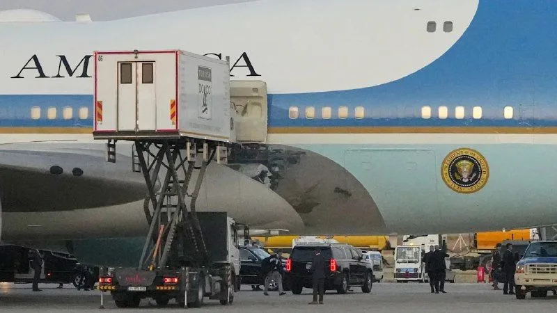 Дональд Трамп після саміту НАТО таємно змінив літак через загрозу безпеці