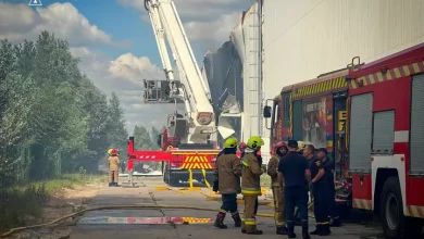 На Київщині рятувальники ліквідовують наслідки удару РФ по логістичних об’єктах