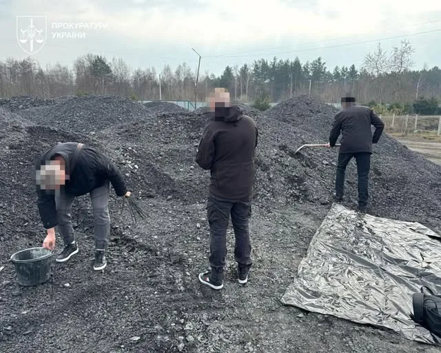 Вісім учасників організованої групи підозрюють у постачанні неякісного вугілля бюджетним установам