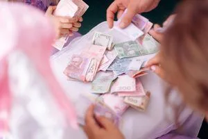 Звички, що утримують у фінансовій скруті, навіть коли дохід непоганий