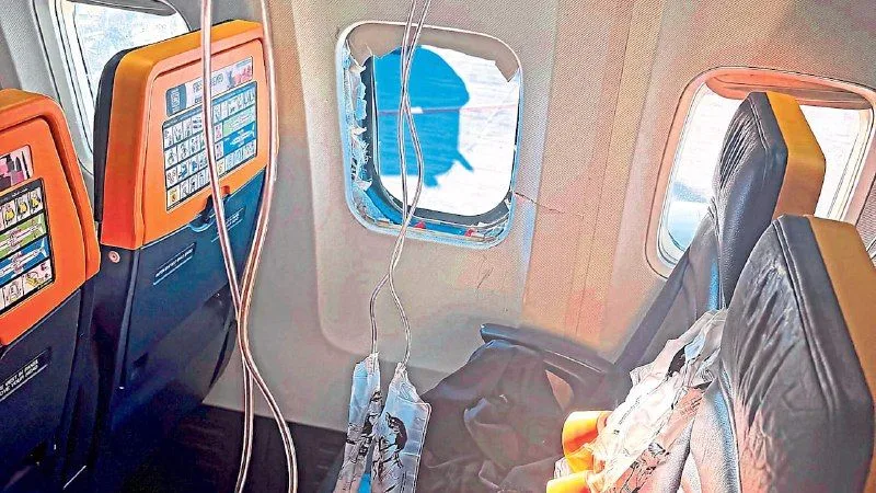Пасажира частково витягнуло з літака Ryanair після руйнування ілюмінатора