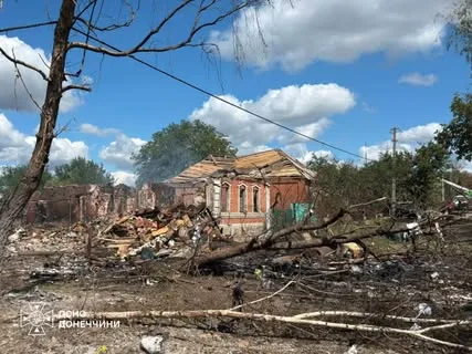 У Краматорську рятувальники ліквідували наслідки трьох російських атак