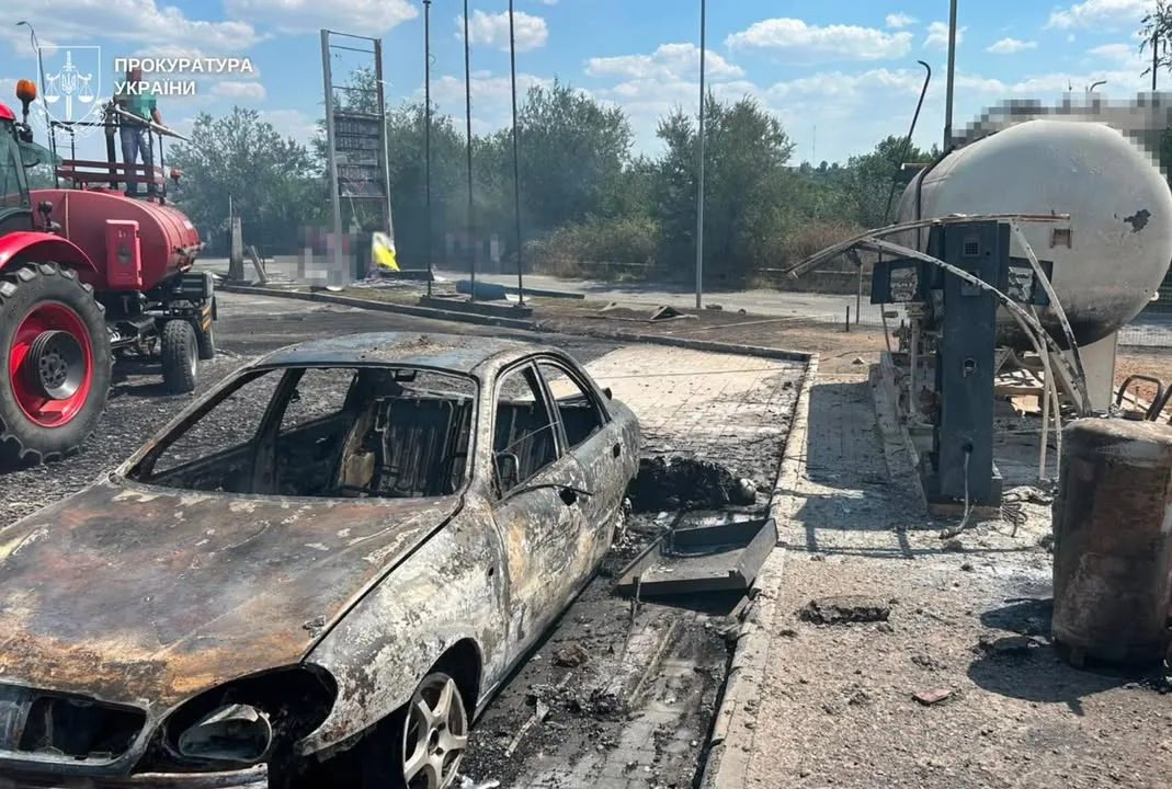 Удар БпЛА рф по АЗС на Дніпропетровщині: троє загиблих, серед них дитина