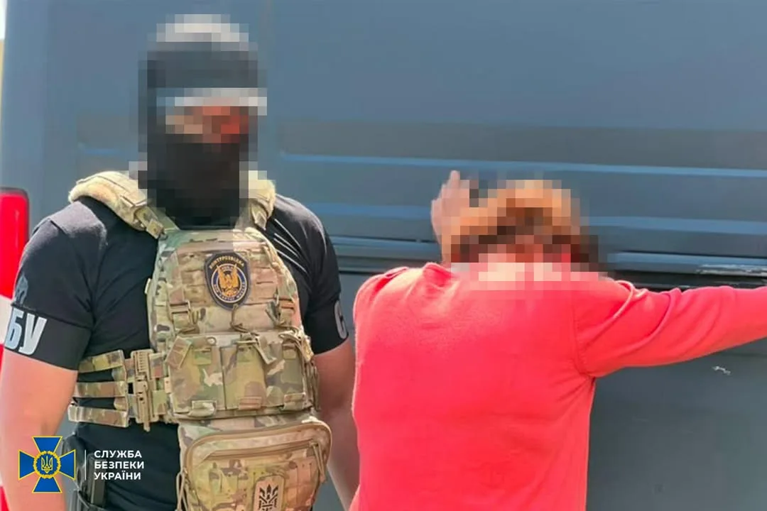 СБУ затримала інформаторку РФ, яка наводила удари по оборонцях Херсонщини